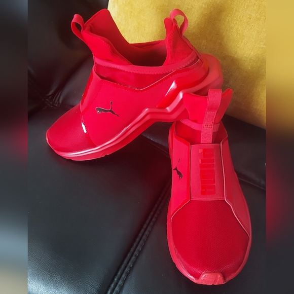 Women's PUMA Fierce 2, NWOT, Red Sneakers - Picture 2 of 11